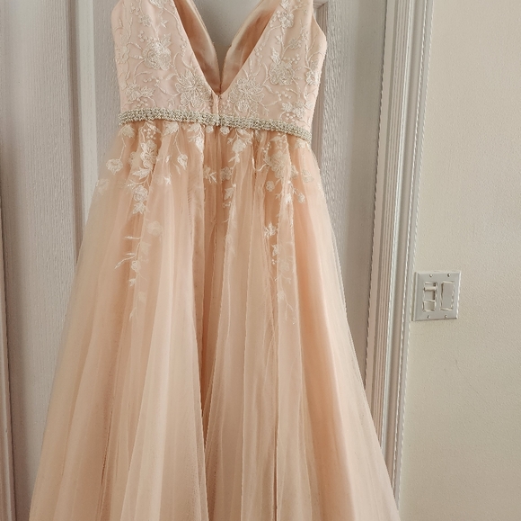 Grad dress - Picture 8 of 16